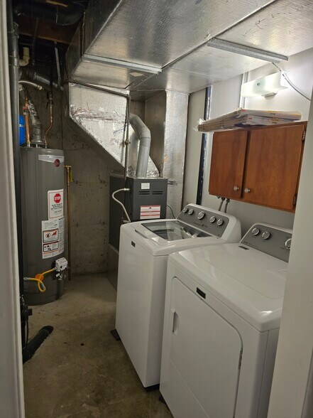 Washer dryer hook up - 12103 Viewpoint Dr