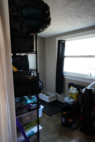 Building Photo - 129 Durnell Ave