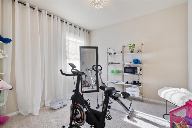 Building Photo - 417 Epiphany Ln