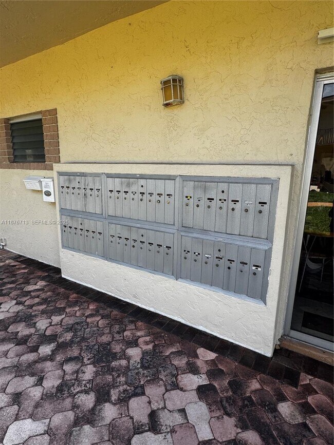 Building Photo - 2515 Polk St