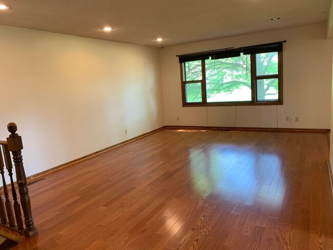 Building Photo - 3303 Eddy Ln