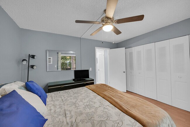 Building Photo - 371 Durham Cir