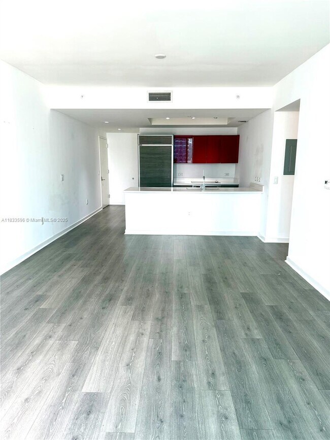Building Photo - 1100S S Miami Ave