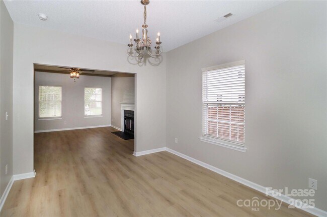 Building Photo - 915 Harbour View Cove NE