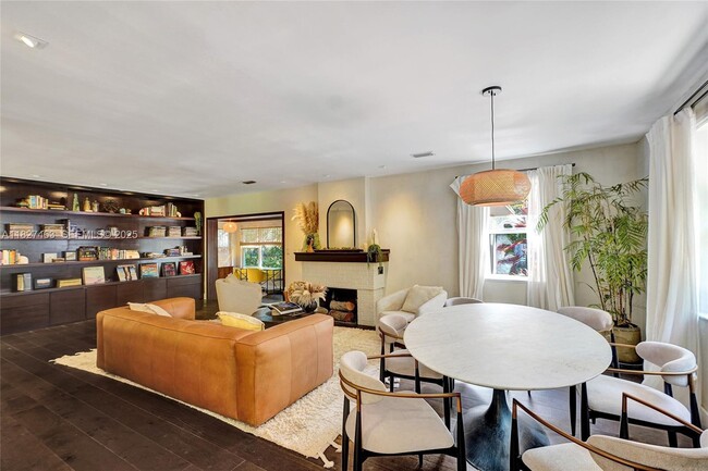 Building Photo - 669 NE 60th St