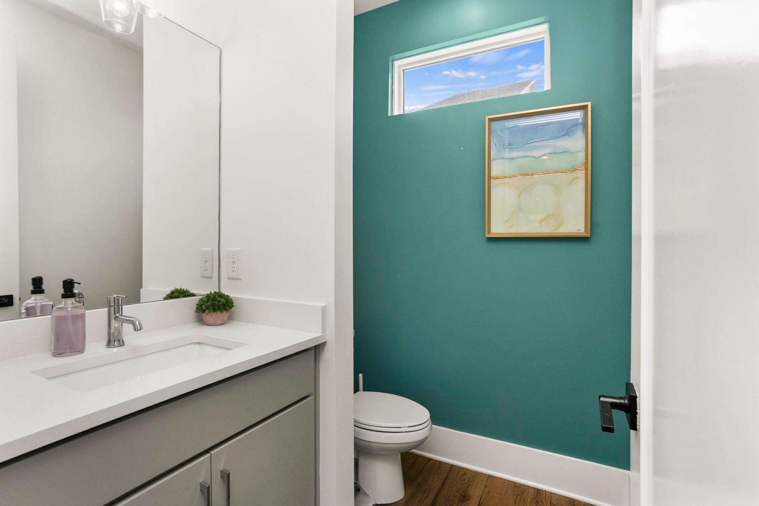 Building Photo - 1708 8th Ave S