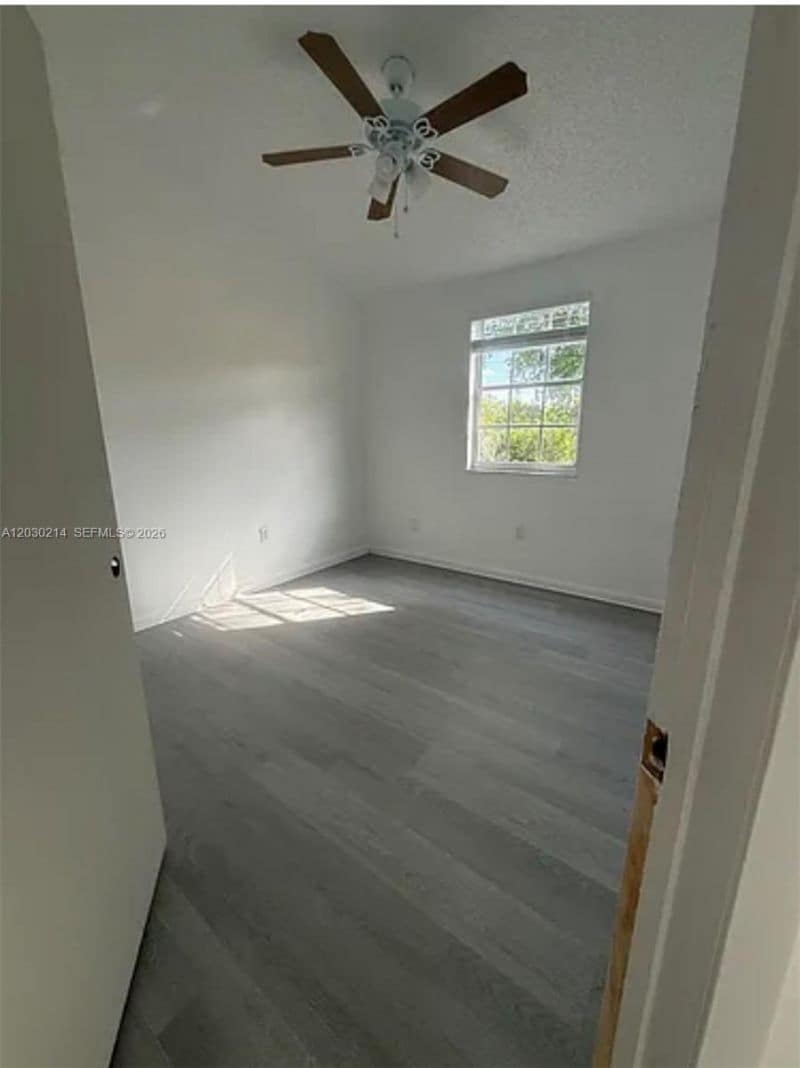 Building Photo - 127 SW 159th Way