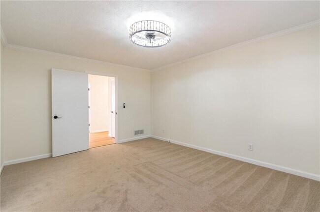 Building Photo - 905 Tanglewood Trail