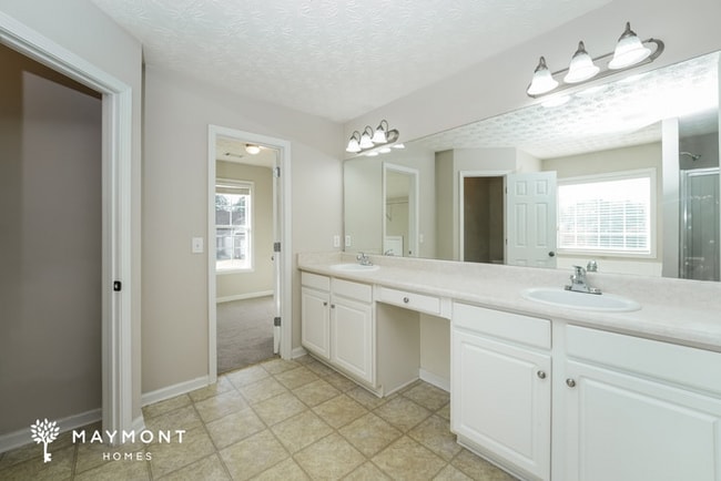 Building Photo - 49 Windcrest Dr