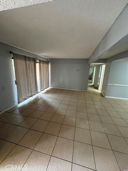 Building Photo - 1400 W Edgehill Rd