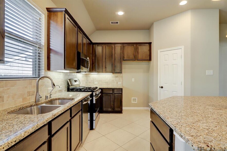 Building Photo - 4919 Grand Chateau Ln