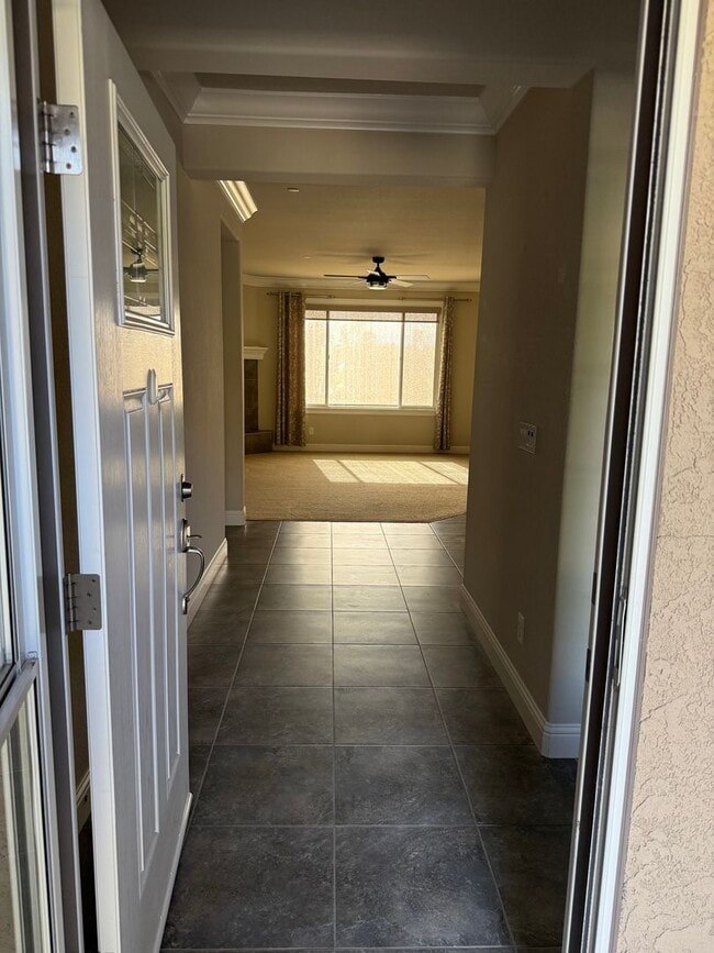 Building Photo - 3-bedroom, 2-bathroom home located in the ...