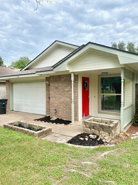Primary Photo - 1115 Buttercup Cir