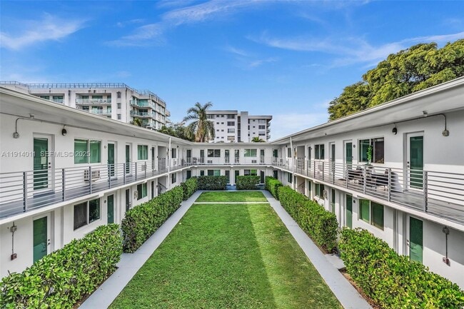 Building Photo - 9200 E Bay Harbor Dr