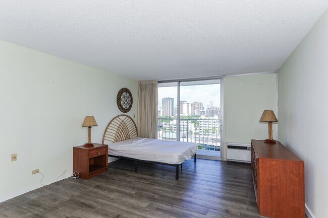 Building Photo - Marine Surf - Studio 1b 1parking! in Waikiki