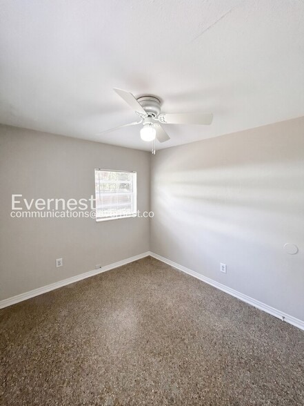 Building Photo - 4207 E Sandalwood Cir S