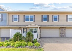 Building Photo - Spacious 3BR Townhome with Loft & Attached 2-Car Garage - Available NOW!