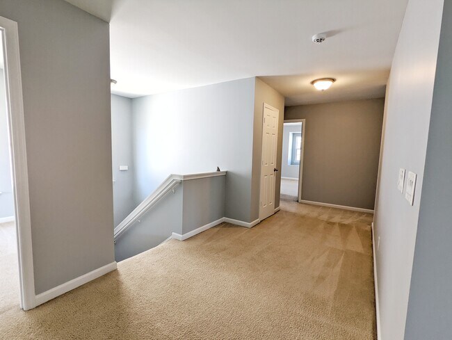 Building Photo - 343 Edgecroft Way