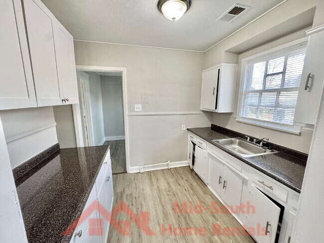 Building Photo - 3472 Hadley Rd