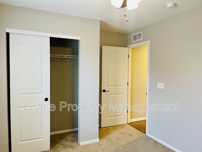 Building Photo - 3341 Hawthorne Ln