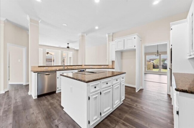 Building Photo - 7103 Hot Creek Trc