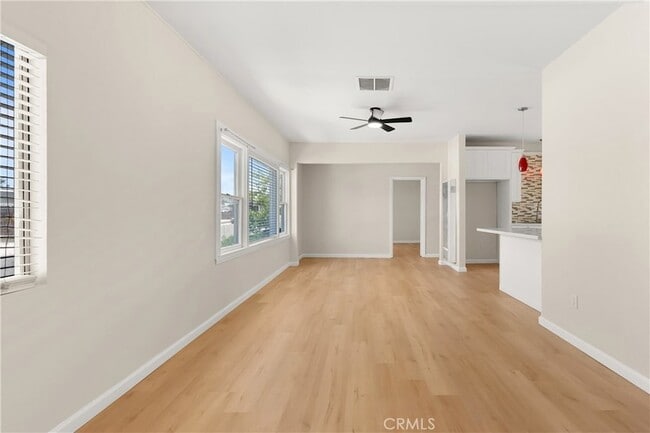 Building Photo - 421 W Sun Ave