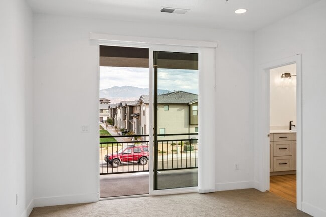 Building Photo - 2674 Rain Tree St