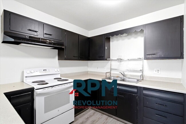 Building Photo - Stunning 3 Bedroom House near Hill Air Force Base!
