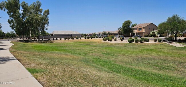 Building Photo - 10430 E Verbina Ln