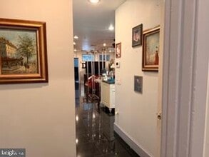 Building Photo - 736 S 8th St