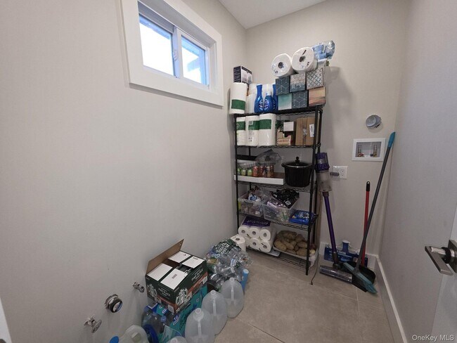 Building Photo - 325 Pacific Ave