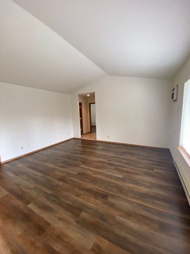 Building Photo - Canfield Court Condo (APP#170)