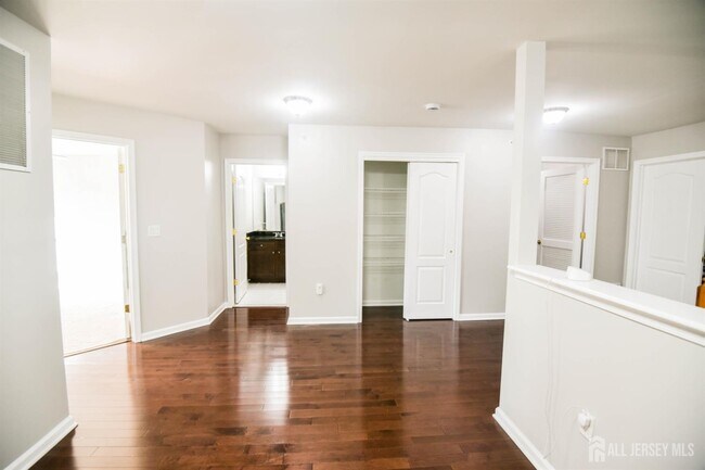 Building Photo - 122 Morgan Way