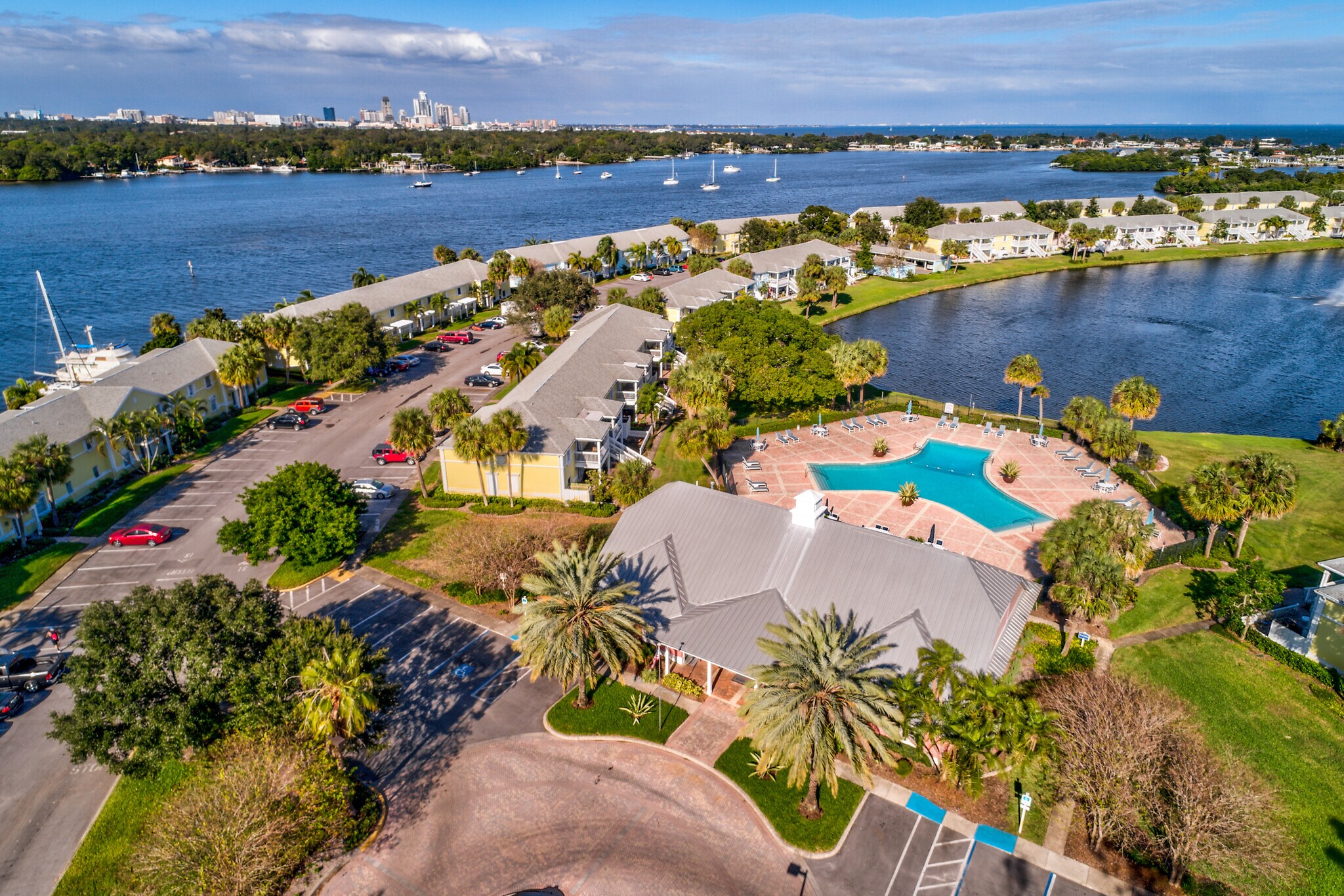 Building Photo - 122 Pompano Dr SE