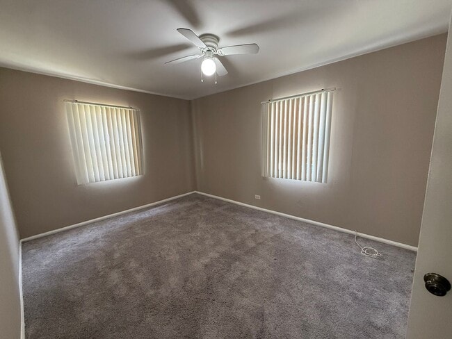 Building Photo - R06-028-MF