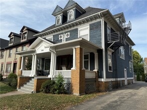 Building Photo - 1036 Monroe Ave