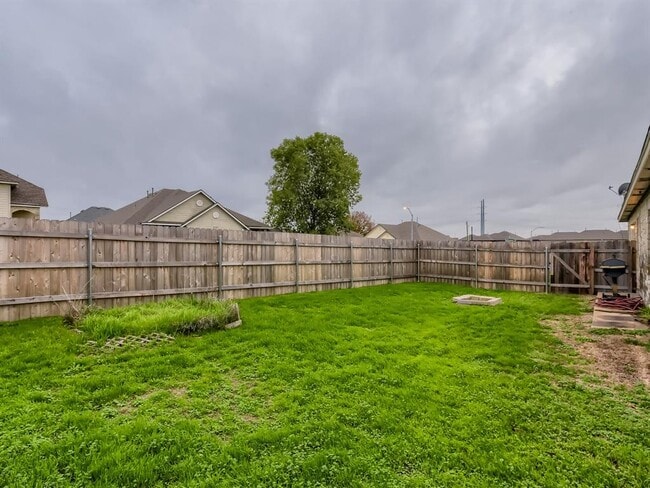 Building Photo - 2858 Southampton Way
