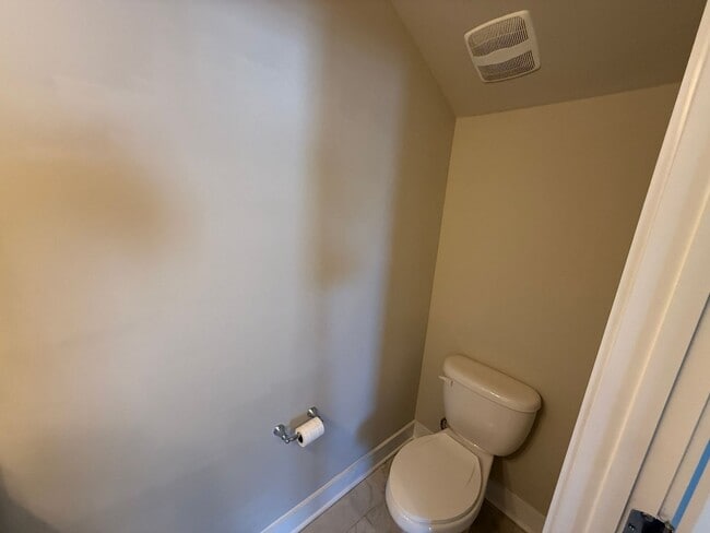 Building Photo - Beauitiful Home in the heart of Ballantyne!!