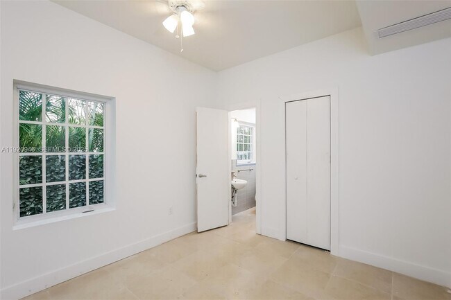 Building Photo - 1916 Ferdinand St