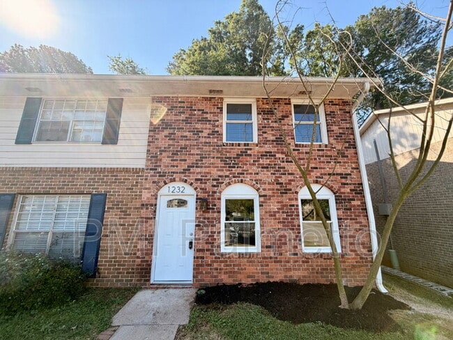 Building Photo - 1232 Grove Park Ln