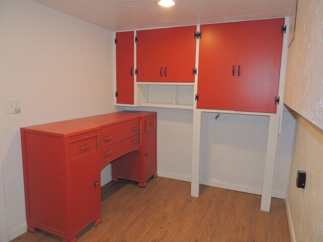 Building Photo - 831 26 Rd