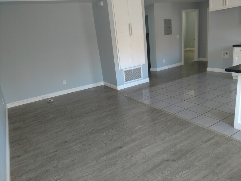 Building Photo - 3961 Halldale Ave