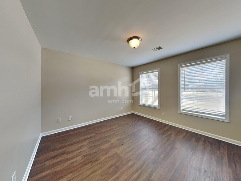 Building Photo - 241 Hunters Chase