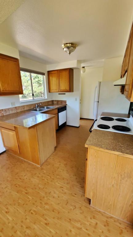 Building Photo - 2112 Soroya Ct SW - Unit D