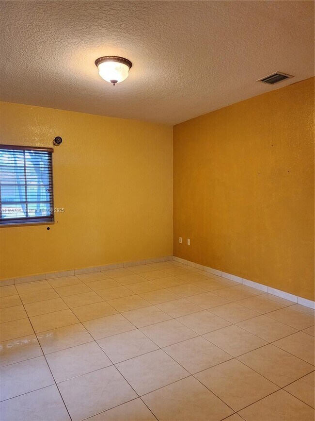 Building Photo - 16441 NW 89th Ct