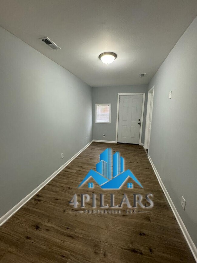 Building Photo - "Charming 2 Bed, 1 Bath Cedar Lake Rental - Ideal for Cozy Living!"