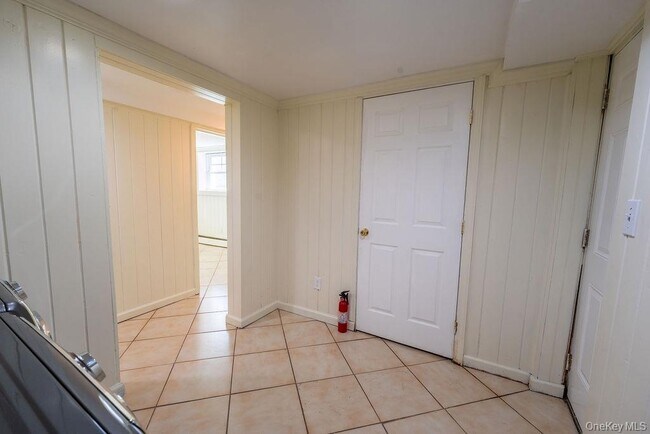 Building Photo - 5 Idlewild Dr