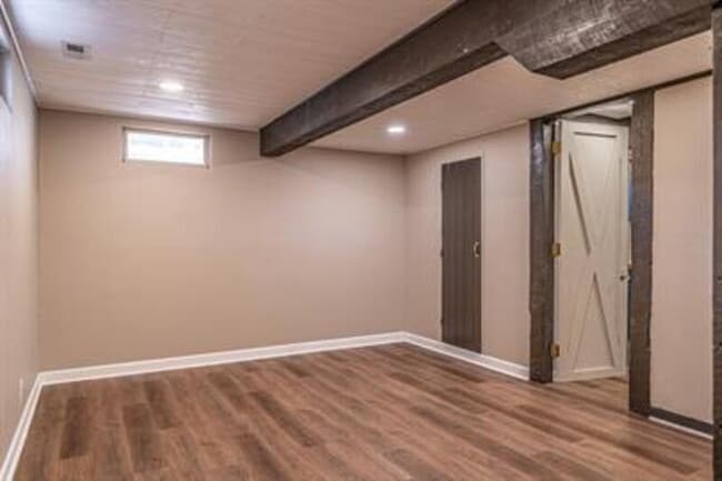 Building Photo - 19 Shenecossett Ln