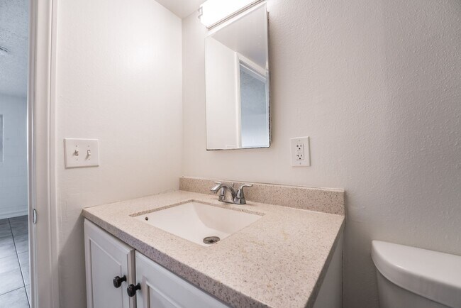 Building Photo - 1 Bedroom Downstairs  Condo Unit Near the Strip! Move in Special $199 for the first month rent!