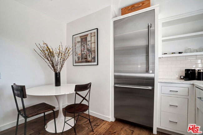 Building Photo - 3531 Wonder View Dr